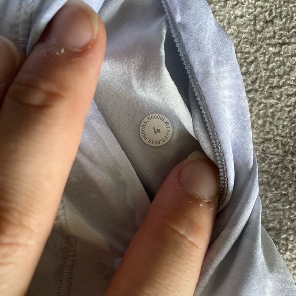 Lululemon silver grey botanical print shorts - Picture 10 of 11